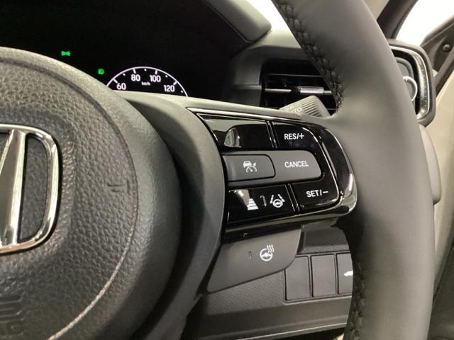 ヴェゼル ｅ：ＨＥＶＺ　メモリーナビ　リアカメラ　ＥＴＣ　衝突回避支援ブレーキ機能　スマキ　Ｐトランク　フルオートエアコン　エアバッグ　両席エアバック　Ｒカメ　パワーウィンドウ　ＬＥＤランプ　ソナー　クルーズＣ　ナビ＆ＴＶ（35枚目）