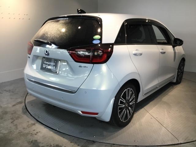 フィット e:HEVリュクス リアカメラ シートヒーター ETC 誤発進抑制機能 LED クルーズコントロール セキュリティアラーム DVD VSA フルセグ サイドエアバッグ スマートキー キーレス 助手席エアバッグ ABS(8枚目)