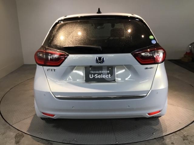 フィット e:HEVリュクス リアカメラ シートヒーター ETC 誤発進抑制機能 LED クルーズコントロール セキュリティアラーム DVD VSA フルセグ サイドエアバッグ スマートキー キーレス 助手席エアバッグ ABS(9枚目)