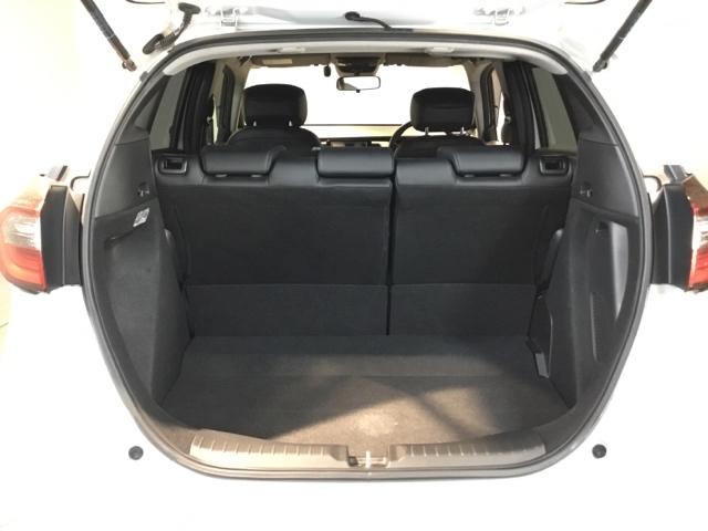 フィット e:HEVリュクス リアカメラ シートヒーター ETC 誤発進抑制機能 LED クルーズコントロール セキュリティアラーム DVD VSA フルセグ サイドエアバッグ スマートキー キーレス 助手席エアバッグ ABS(10枚目)