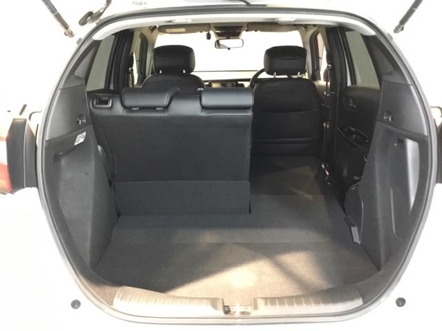 フィット e:HEVリュクス リアカメラ シートヒーター ETC 誤発進抑制機能 LED クルーズコントロール セキュリティアラーム DVD VSA フルセグ サイドエアバッグ スマートキー キーレス 助手席エアバッグ ABS(11枚目)