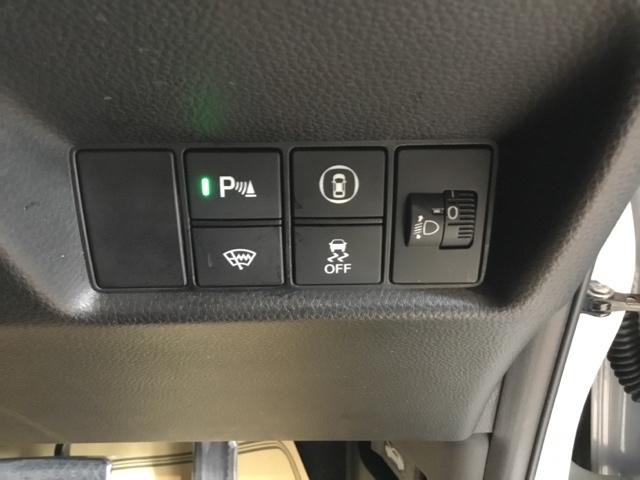 フィット e:HEVリュクス リアカメラ シートヒーター ETC 誤発進抑制機能 LED クルーズコントロール セキュリティアラーム DVD VSA フルセグ サイドエアバッグ スマートキー キーレス 助手席エアバッグ ABS(27枚目)