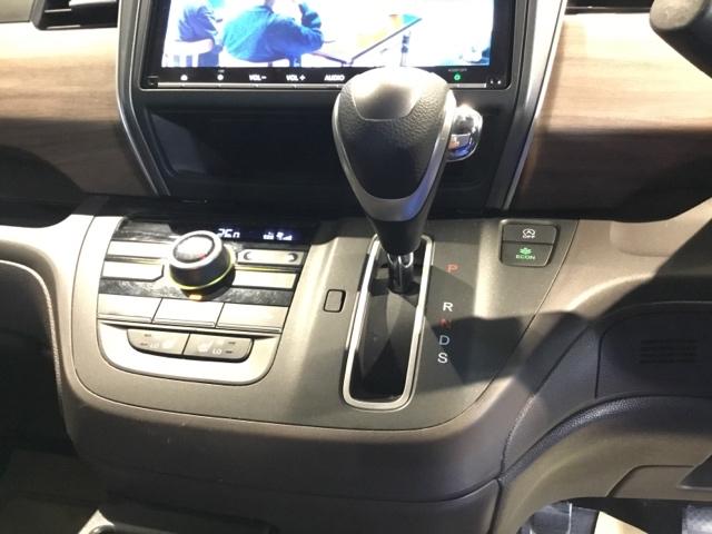 フリード Ｇ・ホンダセンシング　メモリーナビ　リアカメラ　ＥＴＣ　Ｆセグ　ｉストップ　Ｗエアバッグ　パワーウィンドウ　アクティブクルーズコントロール　スマートキ　カラーバックモニター　ＶＳＡ　エアコン　セキュリティアラーム　キーレス（21枚目）
