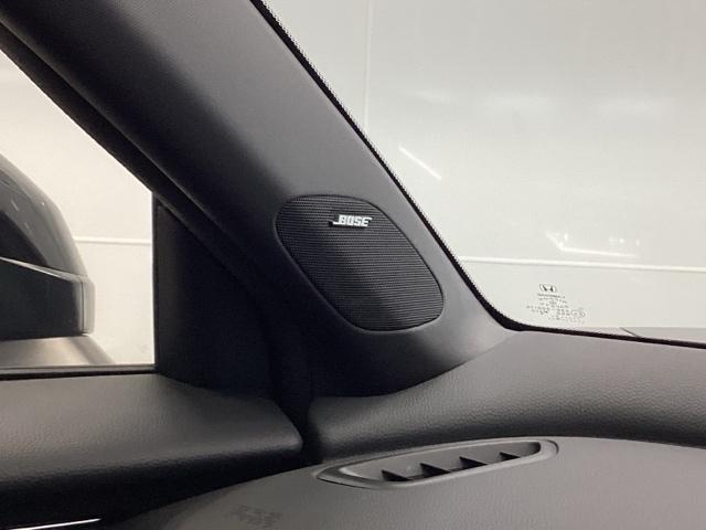 ＺＲ－Ｖ ｅ：ＨＥＶＺ特別仕様車ブラックスタイル　リアカメラ　シートヒーター　ＥＴＣ　アラウンドビューモニター　ＬＥＤヘッドランプ　スマ－トキ－　クルコン　電動シート　オートライト　本革シート　バックカメラ　盗難防止装置　ＵＳＢ接続　ＥＳＣ　ＡＢＳ（15枚目）