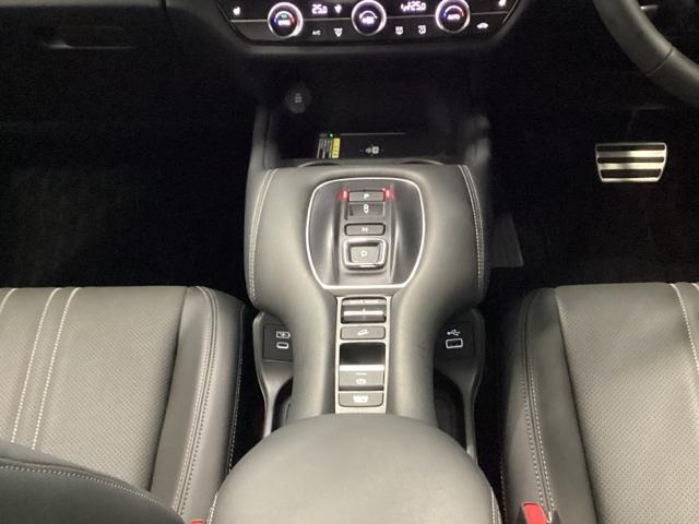 ＺＲ－Ｖ ｅ：ＨＥＶＺ特別仕様車ブラックスタイル　リアカメラ　シートヒーター　ＥＴＣ　アラウンドビューモニター　ＬＥＤヘッドランプ　スマ－トキ－　クルコン　電動シート　オートライト　本革シート　バックカメラ　盗難防止装置　ＵＳＢ接続　ＥＳＣ　ＡＢＳ（31枚目）