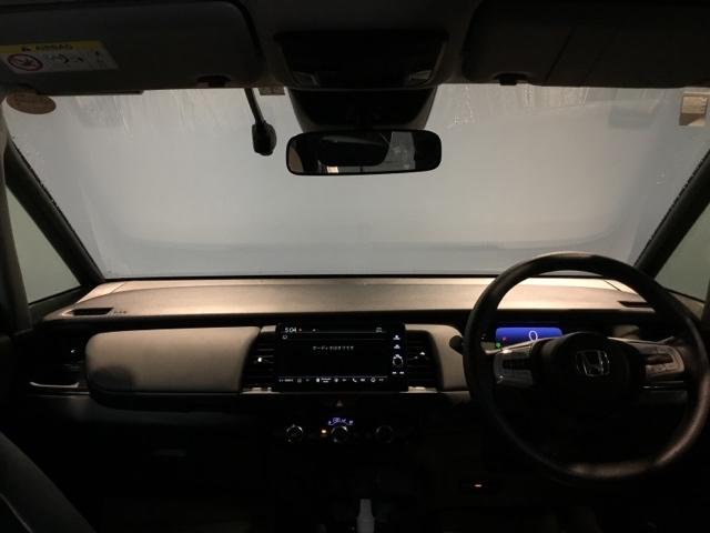 フィット e:HEVクロスター メモリーナビ フルセグ ETC ドラレコ 衝突回避システム フルオートエアコン 整備記録簿 LEDランプ エアバッグ サイドエアバック 地デジ オートクルーズコントロール VSA パワステ ABS(2枚目)