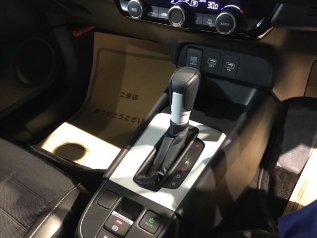 フィット e:HEVクロスター メモリーナビ フルセグ ETC ドラレコ 衝突回避システム フルオートエアコン 整備記録簿 LEDランプ エアバッグ サイドエアバック 地デジ オートクルーズコントロール VSA パワステ ABS(26枚目)