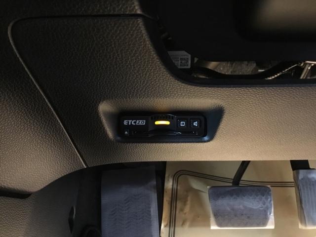 フィット e:HEVクロスター メモリーナビ フルセグ ETC ドラレコ 衝突回避システム フルオートエアコン 整備記録簿 LEDランプ エアバッグ サイドエアバック 地デジ オートクルーズコントロール VSA パワステ ABS(27枚目)