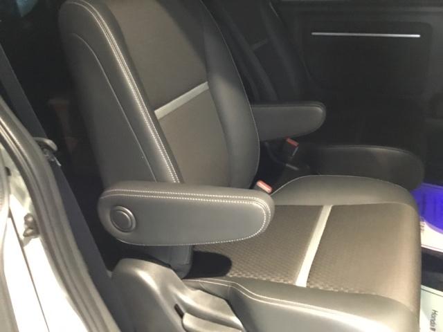 ステップワゴンスパーダ スパーダ・クールスピリットホンダセンシング メモリーナビ フルセグ リアカメラ ETC サイドエアバック スマートキ 左右電動スライドドア バックモニタ Wエアコン 地TV ナビ&TV 三列シート 助手席エアバッグ AAC 横滑り防止機能(14枚目)