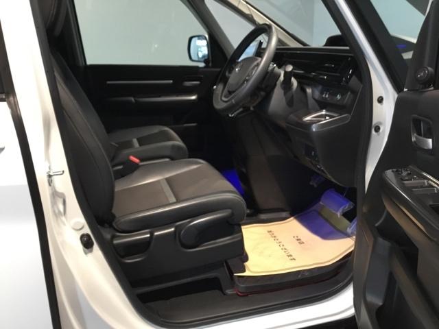 ステップワゴンスパーダ スパーダ・クールスピリットホンダセンシング メモリーナビ フルセグ リアカメラ ETC サイドエアバック スマートキ 左右電動スライドドア バックモニタ Wエアコン 地TV ナビ&TV 三列シート 助手席エアバッグ AAC 横滑り防止機能(17枚目)