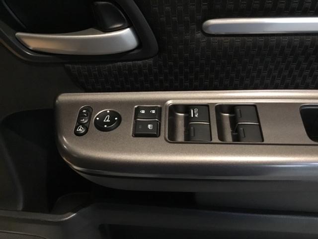 ステップワゴンスパーダ スパーダ・クールスピリットホンダセンシング メモリーナビ フルセグ リアカメラ ETC サイドエアバック スマートキ 左右電動スライドドア バックモニタ Wエアコン 地TV ナビ&TV 三列シート 助手席エアバッグ AAC 横滑り防止機能(19枚目)