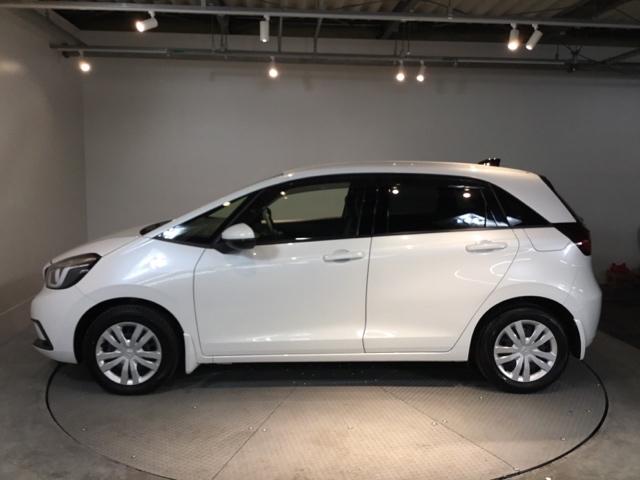 フィット e:HEVベーシック メモリーナビ フルセグ リアカメラ ETC ドラレコ カーテンエアバッグ CMBS USBポート 地デジ Rカメ セキュリティアラーム アイドリングストップ ナビTV スマートキー LEDヘッド(7枚目)