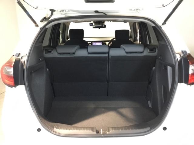 フィット e:HEVベーシック メモリーナビ フルセグ リアカメラ ETC ドラレコ カーテンエアバッグ CMBS USBポート 地デジ Rカメ セキュリティアラーム アイドリングストップ ナビTV スマートキー LEDヘッド(10枚目)