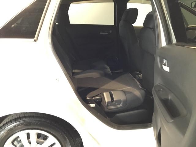 フィット e:HEVベーシック メモリーナビ フルセグ リアカメラ ETC ドラレコ カーテンエアバッグ CMBS USBポート 地デジ Rカメ セキュリティアラーム アイドリングストップ ナビTV スマートキー LEDヘッド(12枚目)