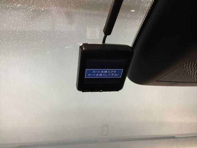 フィット e:HEVベーシック メモリーナビ フルセグ リアカメラ ETC ドラレコ カーテンエアバッグ CMBS USBポート 地デジ Rカメ セキュリティアラーム アイドリングストップ ナビTV スマートキー LEDヘッド(19枚目)