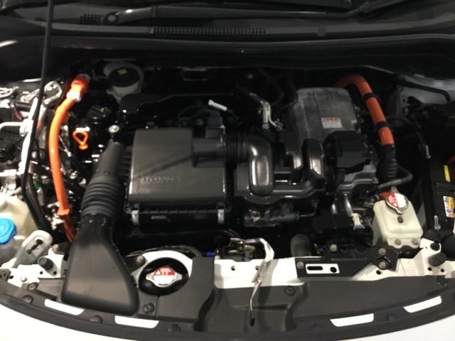 フィット e:HEVベーシック メモリーナビ フルセグ リアカメラ ETC ドラレコ カーテンエアバッグ CMBS USBポート 地デジ Rカメ セキュリティアラーム アイドリングストップ ナビTV スマートキー LEDヘッド(30枚目)