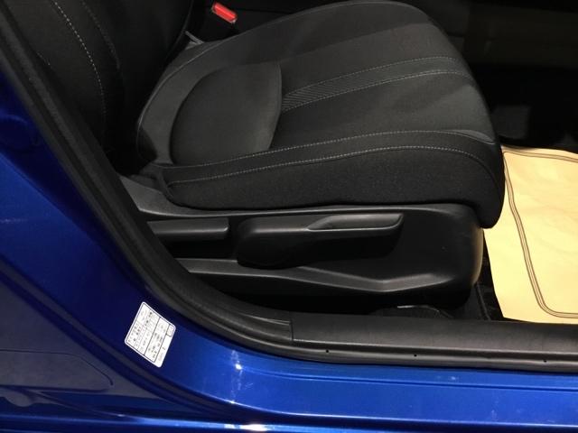 �蓮�̃��o�[���g���āA�w������̊p�x��ς��邱�Ƃ��ł��܂��B