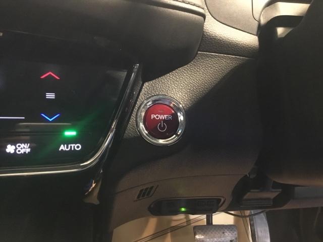 �X�}�[�g�L�[���|�P�b�g��o�b�O�ɓ��ꂽ�܂܂ŁA�L�[���������ނ��ƂȂ��{�^�������������ŃG���W�����n�����܂��B