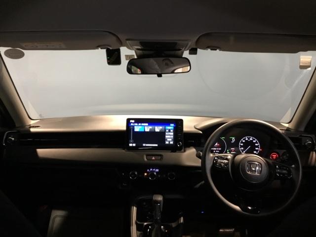 ヴェゼル ｅ：ＨＥＶＸ　メモリーナビ　ドラレコ　ＥＴＣ　リアカメラ　前後障害物センサー　ＡＡＣ　イモビライザー　スマ－トキ－　誤発進抑制　ＰＷ　クルコン　ＥＳＣ　キーフリー　ＬＥＤヘッドランプ　ナビＴＶ　ＤＶＤ再生可　ＡＢＳ（2枚目）