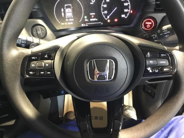 ヴェゼル ｅ：ＨＥＶＸ　メモリーナビ　ドラレコ　ＥＴＣ　リアカメラ　前後障害物センサー　ＡＡＣ　イモビライザー　スマ－トキ－　誤発進抑制　ＰＷ　クルコン　ＥＳＣ　キーフリー　ＬＥＤヘッドランプ　ナビＴＶ　ＤＶＤ再生可　ＡＢＳ（3枚目）