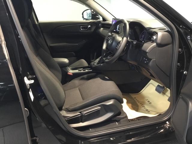 ヴェゼル ｅ：ＨＥＶＸ　メモリーナビ　ドラレコ　ＥＴＣ　リアカメラ　前後障害物センサー　ＡＡＣ　イモビライザー　スマ－トキ－　誤発進抑制　ＰＷ　クルコン　ＥＳＣ　キーフリー　ＬＥＤヘッドランプ　ナビＴＶ　ＤＶＤ再生可　ＡＢＳ（17枚目）