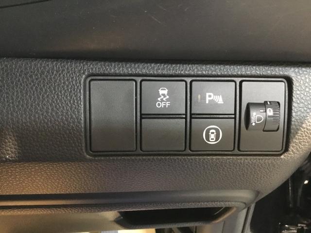 ヴェゼル ｅ：ＨＥＶＸ　メモリーナビ　ドラレコ　ＥＴＣ　リアカメラ　前後障害物センサー　ＡＡＣ　イモビライザー　スマ－トキ－　誤発進抑制　ＰＷ　クルコン　ＥＳＣ　キーフリー　ＬＥＤヘッドランプ　ナビＴＶ　ＤＶＤ再生可　ＡＢＳ（29枚目）