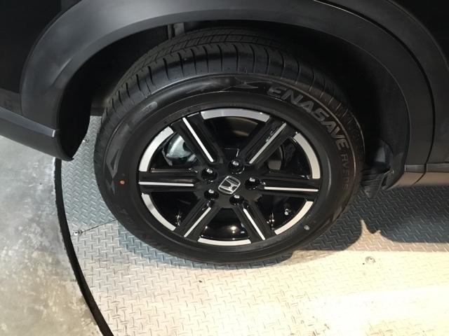 ヴェゼル ｅ：ＨＥＶＸ　メモリーナビ　ドラレコ　ＥＴＣ　リアカメラ　前後障害物センサー　ＡＡＣ　イモビライザー　スマ－トキ－　誤発進抑制　ＰＷ　クルコン　ＥＳＣ　キーフリー　ＬＥＤヘッドランプ　ナビＴＶ　ＤＶＤ再生可　ＡＢＳ（35枚目）