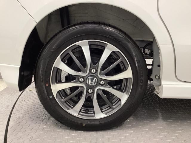 Ｎ－ＢＯＸカスタム ベースグレード　ＨｏｎｄａＣＯＮＮＥＣＴ対応純正メモリーナビ　ドラレコ　Ｗ電動ドア　ＵＳＢ接続　ＣＭＢＳ　Ｄレコ　ベンチシート　オートエアコン　スマートキ　ＬＥＤ　盗難防止装置　クルコン　ＥＴＣ　バックカメラ　ＥＳＣ（25枚目）