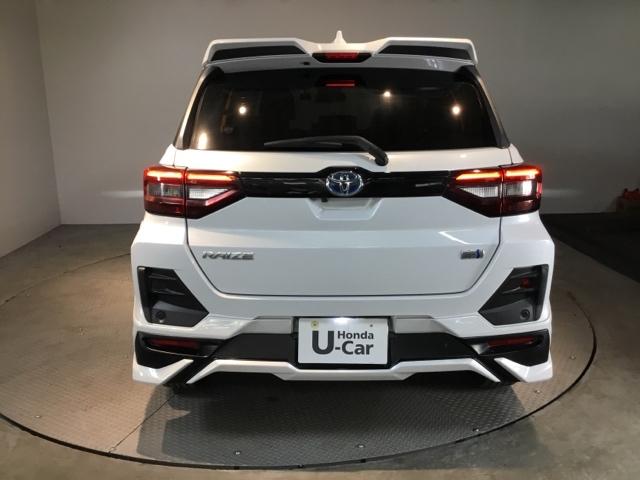 ライズ Ｚ　メモリーナビ　ＥＴＣ　リアカメラ　フルセグ　シートヒーター付き　ＵＳＢ接続　衝突軽減Ｂ　定期点検記録簿　Ｂカメラ　ナビ＆ＴＶ　ＬＥＤライト　クルーズコントロール　スマートキー　ＡＣ　イモビ　キーレス（9枚目）