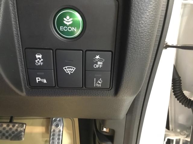 ヴェゼル ＲＳ・ホンダセンシング　メモリーナビ　フルセグ　ＥＴＣ　リアカメラ　盗難防止　バックモニター　サイドエアバック　スマ－トキ－　シートヒータ　ＬＥＤライト　地デジＴＶ　フルオートエアコン　整備記録簿　ＤＶＤ　横滑り防止機能（25枚目）