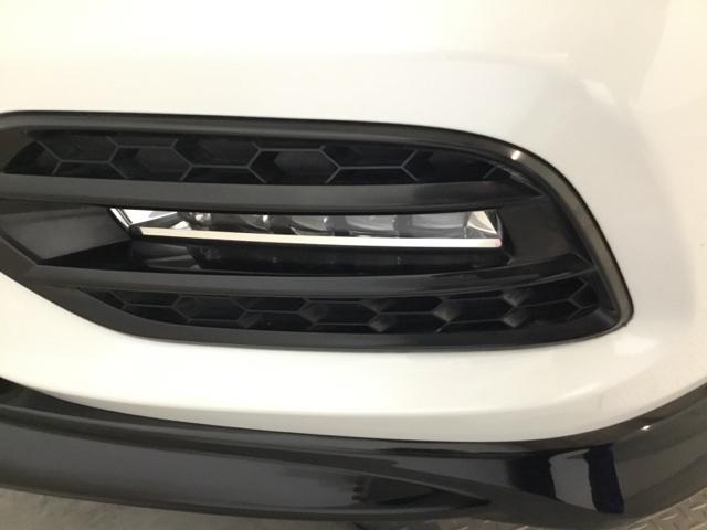 ヴェゼル ＲＳ・ホンダセンシング　メモリーナビ　フルセグ　ＥＴＣ　リアカメラ　盗難防止　バックモニター　サイドエアバック　スマ－トキ－　シートヒータ　ＬＥＤライト　地デジＴＶ　フルオートエアコン　整備記録簿　ＤＶＤ　横滑り防止機能（30枚目）