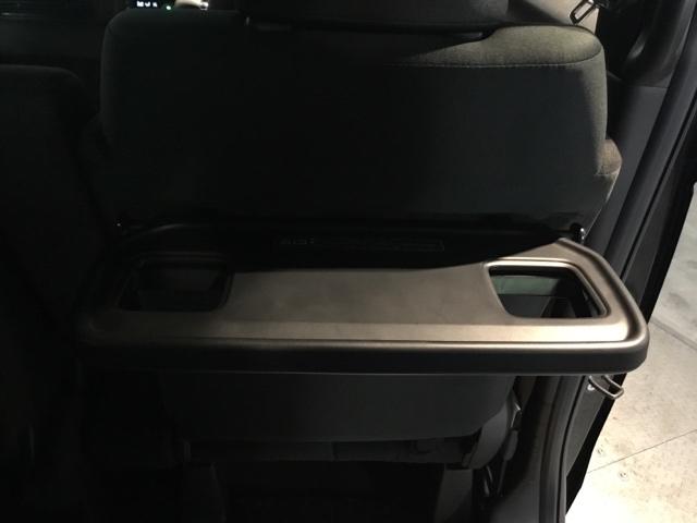 Ｎ－ＢＯＸカスタム ベースグレード　試乗車　メモリーナビ　ドラレコ　ＥＴＣ　リアカメラ　Ｗ電動ドア　ＵＳＢ接続　ＣＭＢＳ　Ｄレコ　禁煙　ベンチシート　オートエアコン　スマートキ　ＬＥＤ　盗難防止装置　クルコン　バックカメラ　フルセグＴＶ（17枚目）