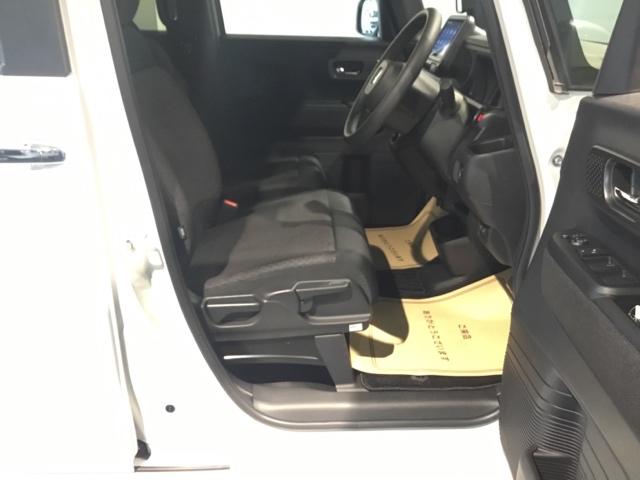 Ｎ－ＢＯＸカスタム ベースグレード　試乗車　メモリーナビ　ドラレコ　ＥＴＣ　リアカメラ　ＵＳＢ接続　ＣＭＢＳ　Ｄレコ　禁煙　ベンチシート　オートエアコン　スマートキ　ＬＥＤ　盗難防止装置　クルコン　バックカメラ　フルセグＴＶ　エアバッグ（17枚目）