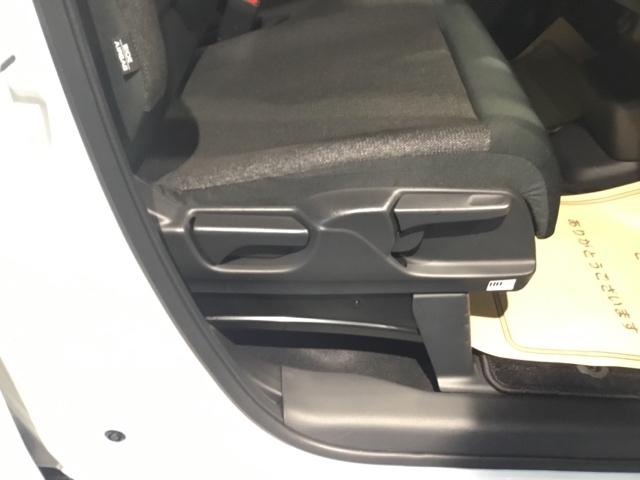 Ｎ－ＢＯＸカスタム ベースグレード　試乗車　メモリーナビ　ドラレコ　ＥＴＣ　リアカメラ　ＵＳＢ接続　ＣＭＢＳ　Ｄレコ　禁煙　ベンチシート　オートエアコン　スマートキ　ＬＥＤ　盗難防止装置　クルコン　バックカメラ　フルセグＴＶ　エアバッグ（18枚目）