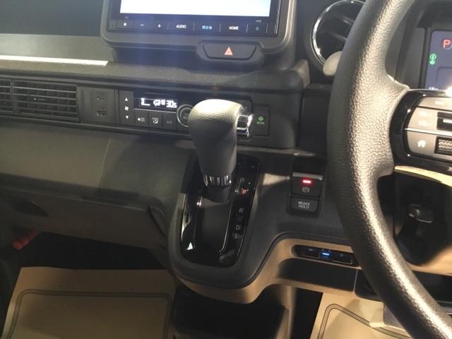 Ｎ－ＢＯＸカスタム ベースグレード　試乗車　メモリーナビ　ドラレコ　ＥＴＣ　リアカメラ　ＵＳＢ接続　ＣＭＢＳ　Ｄレコ　禁煙　ベンチシート　オートエアコン　スマートキ　ＬＥＤ　盗難防止装置　クルコン　バックカメラ　フルセグＴＶ　エアバッグ（27枚目）