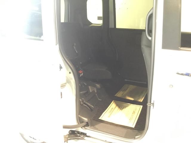 Ｎ－ＢＯＸカスタム ベースグレード　試乗車　メモリーナビ　ドラレコ　ＥＴＣ　リアカメラ　ＵＳＢ接続　ＣＭＢＳ　Ｄレコ　禁煙　ベンチシート　オートエアコン　スマートキ　ＬＥＤ　盗難防止装置　クルコン　バックカメラ　フルセグＴＶ　エアバッグ（14枚目）