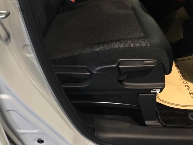 Ｎ－ＢＯＸカスタム ベースグレード　試乗車　メモリーナビ　ドラレコ　ＥＴＣ　リアカメラ　ＵＳＢ接続　ＣＭＢＳ　Ｄレコ　禁煙　ベンチシート　オートエアコン　スマートキ　ＬＥＤ　盗難防止装置　クルコン　バックカメラ　フルセグＴＶ　エアバッグ（18枚目）