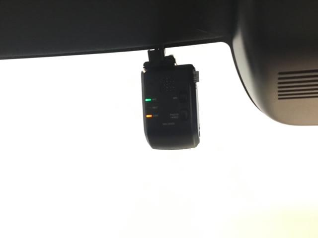 Ｎ－ＢＯＸカスタム ベースグレード　試乗車　メモリーナビ　ドラレコ　ＥＴＣ　リアカメラ　ＵＳＢ接続　ＣＭＢＳ　Ｄレコ　禁煙　ベンチシート　オートエアコン　スマートキ　ＬＥＤ　盗難防止装置　クルコン　バックカメラ　フルセグＴＶ　エアバッグ（22枚目）