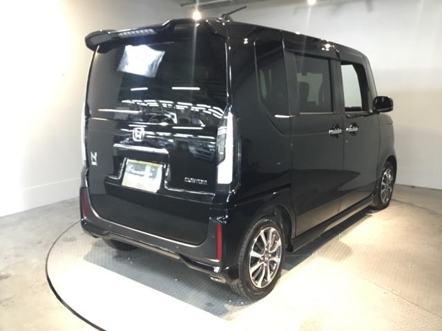 Ｎ－ＢＯＸカスタム ベースグレード　試乗車　メモリーナビ　ドラレコ　ＥＴＣ　リアカメラ　ＵＳＢ接続　ＣＭＢＳ　Ｄレコ　禁煙　ベンチシート　オートエアコン　スマートキ　ＬＥＤ　盗難防止装置　クルコン　バックカメラ　フルセグＴＶ　エアバッグ（8枚目）