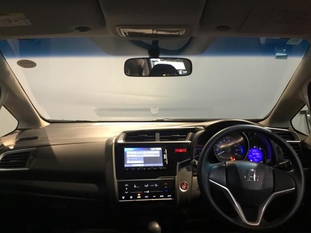 フィット １３Ｇ・Ｌパッケージ　メモリーナビ　フルセグ　ＣＤ　ＤＶＤ　盗難警報装置　Ｓキー　フルオートエアコン　ナビＴＶ　リモコンキー　横滑り防止機能　エアバック　アイスト　ＥＴＣ付き　パワーウィンド　Ｗエアバッグ　ＡＢＳ（2枚目）