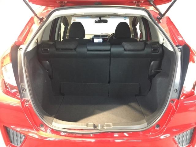 フィット １３Ｇ・Ｌパッケージ　メモリーナビ　フルセグ　ＣＤ　ＤＶＤ　盗難警報装置　Ｓキー　フルオートエアコン　ナビＴＶ　リモコンキー　横滑り防止機能　エアバック　アイスト　ＥＴＣ付き　パワーウィンド　Ｗエアバッグ　ＡＢＳ（10枚目）