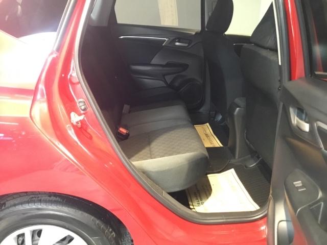 フィット １３Ｇ・Ｌパッケージ　メモリーナビ　フルセグ　ＣＤ　ＤＶＤ　盗難警報装置　Ｓキー　フルオートエアコン　ナビＴＶ　リモコンキー　横滑り防止機能　エアバック　アイスト　ＥＴＣ付き　パワーウィンド　Ｗエアバッグ　ＡＢＳ（13枚目）