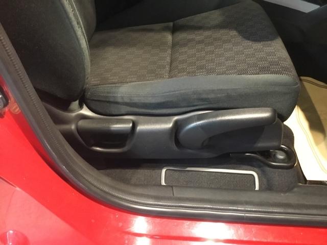 フィット １３Ｇ・Ｌパッケージ　メモリーナビ　フルセグ　ＣＤ　ＤＶＤ　盗難警報装置　Ｓキー　フルオートエアコン　ナビＴＶ　リモコンキー　横滑り防止機能　エアバック　アイスト　ＥＴＣ付き　パワーウィンド　Ｗエアバッグ　ＡＢＳ（16枚目）