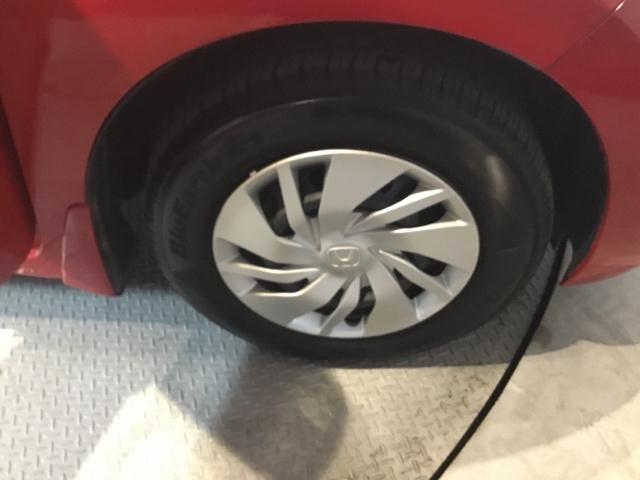 フィット １３Ｇ・Ｌパッケージ　メモリーナビ　フルセグ　ＣＤ　ＤＶＤ　盗難警報装置　Ｓキー　フルオートエアコン　ナビＴＶ　リモコンキー　横滑り防止機能　エアバック　アイスト　ＥＴＣ付き　パワーウィンド　Ｗエアバッグ　ＡＢＳ（26枚目）