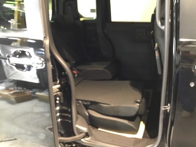 N-BOXカスタム ベースグレード 試乗車 メモリーナビ ドラレコ ETC Pソナー ナビテレビ レーダーブレーキサポート 地デジ対応 サイドエアバック 禁煙 Sヒータ スマートキー&プッシュスタート 横滑り防止 USB 盗難防止(13枚目)