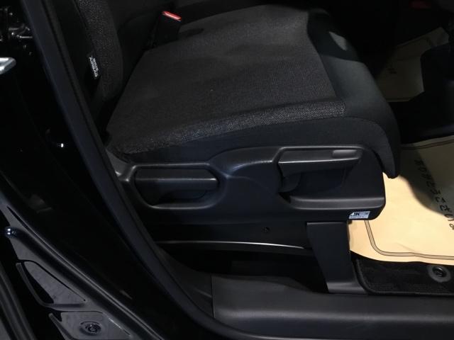 N-BOXカスタム ベースグレード 試乗車 メモリーナビ ドラレコ ETC Pソナー ナビテレビ レーダーブレーキサポート 地デジ対応 サイドエアバック 禁煙 Sヒータ スマートキー&プッシュスタート 横滑り防止 USB 盗難防止(19枚目)