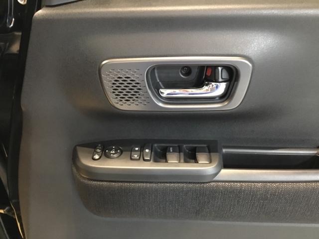 N-BOXカスタム ベースグレード 試乗車 メモリーナビ ドラレコ ETC Pソナー ナビテレビ レーダーブレーキサポート 地デジ対応 サイドエアバック 禁煙 Sヒータ スマートキー&プッシュスタート 横滑り防止 USB 盗難防止(20枚目)