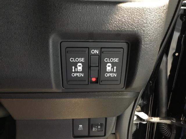 N-BOXカスタム ベースグレード 試乗車 メモリーナビ ドラレコ ETC Pソナー ナビテレビ レーダーブレーキサポート 地デジ対応 サイドエアバック 禁煙 Sヒータ スマートキー&プッシュスタート 横滑り防止 USB 盗難防止(32枚目)