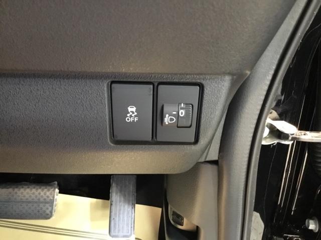 N-BOXカスタム ベースグレード 試乗車 メモリーナビ ドラレコ ETC Pソナー ナビテレビ レーダーブレーキサポート 地デジ対応 サイドエアバック 禁煙 Sヒータ スマートキー&プッシュスタート 横滑り防止 USB 盗難防止(33枚目)