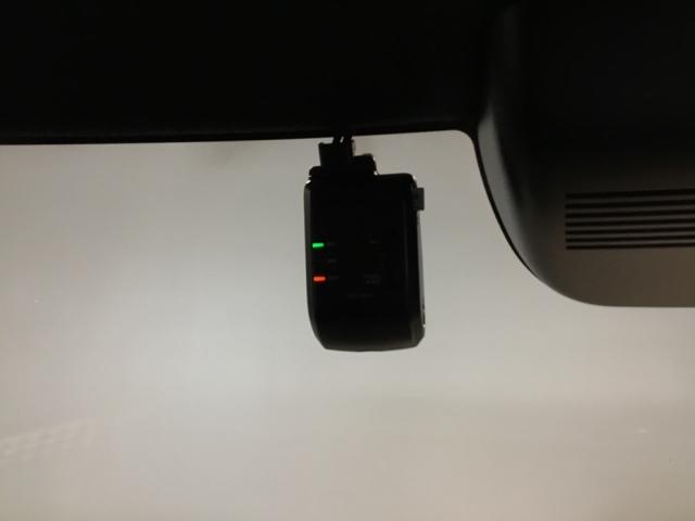 Ｎ－ＢＯＸカスタム ベースグレード　試乗車　メモリーナビ　ドラレコ　ＥＴＣ　Ｐソナー　ナビテレビ　レーダーブレーキサポート　地デジ対応　サイドエアバック　禁煙　Ｓヒータ　スマートキー＆プッシュスタート　横滑り防止　ＵＳＢ　盗難防止（21枚目）